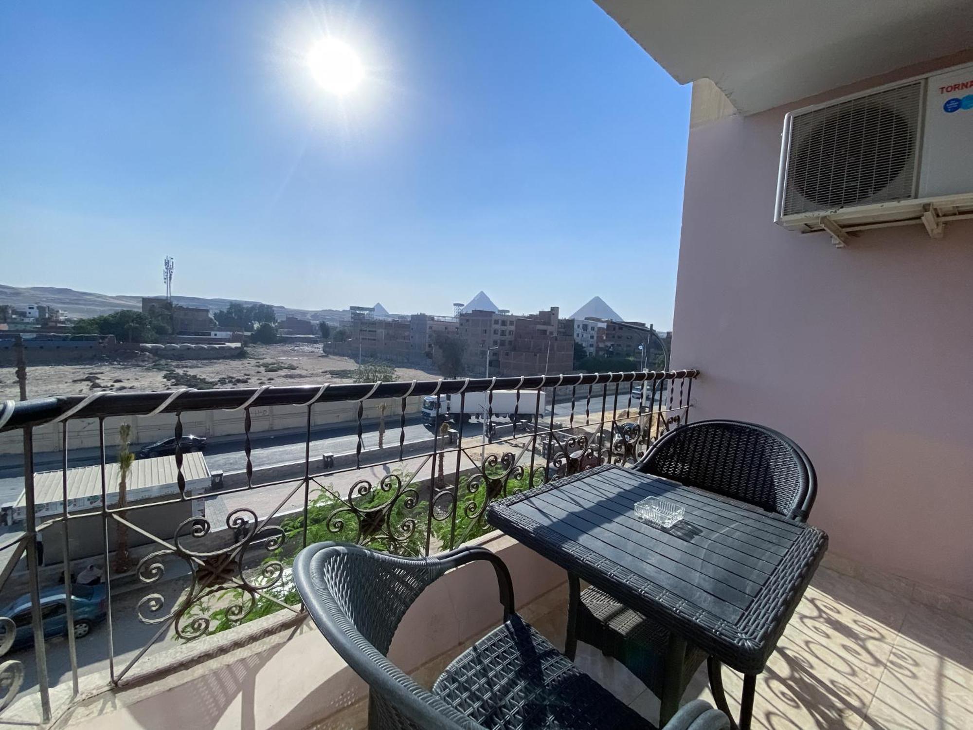 Young Pharaoh View Inn Каїр Екстер'єр фото