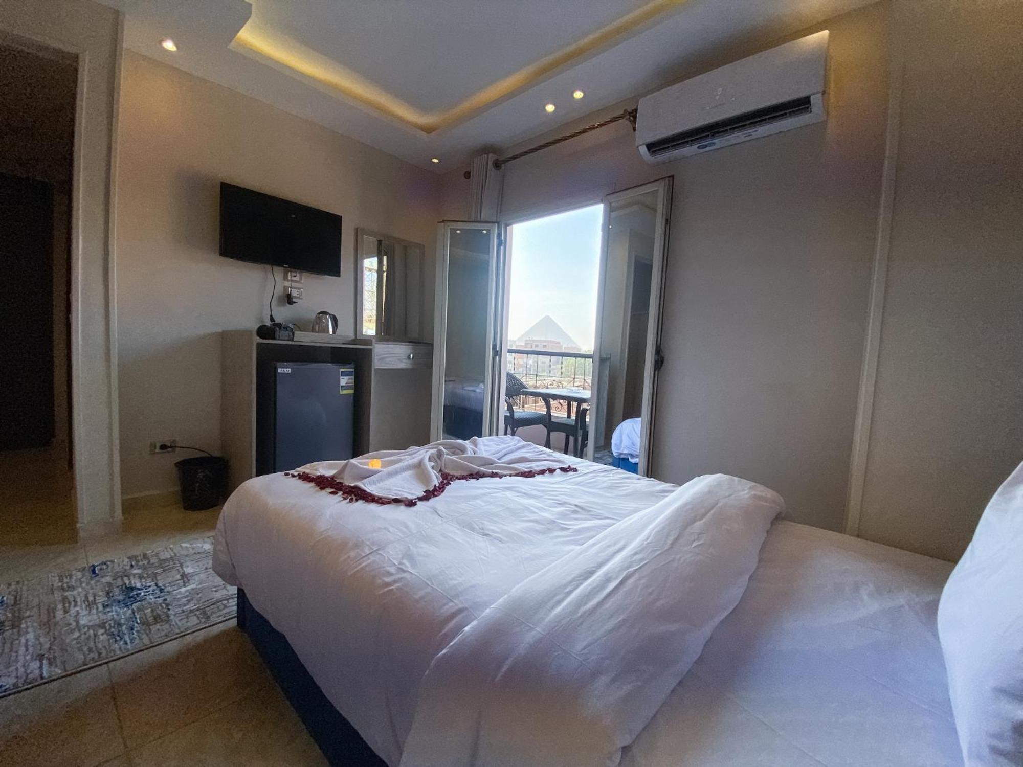 Young Pharaoh View Inn Каїр Екстер'єр фото